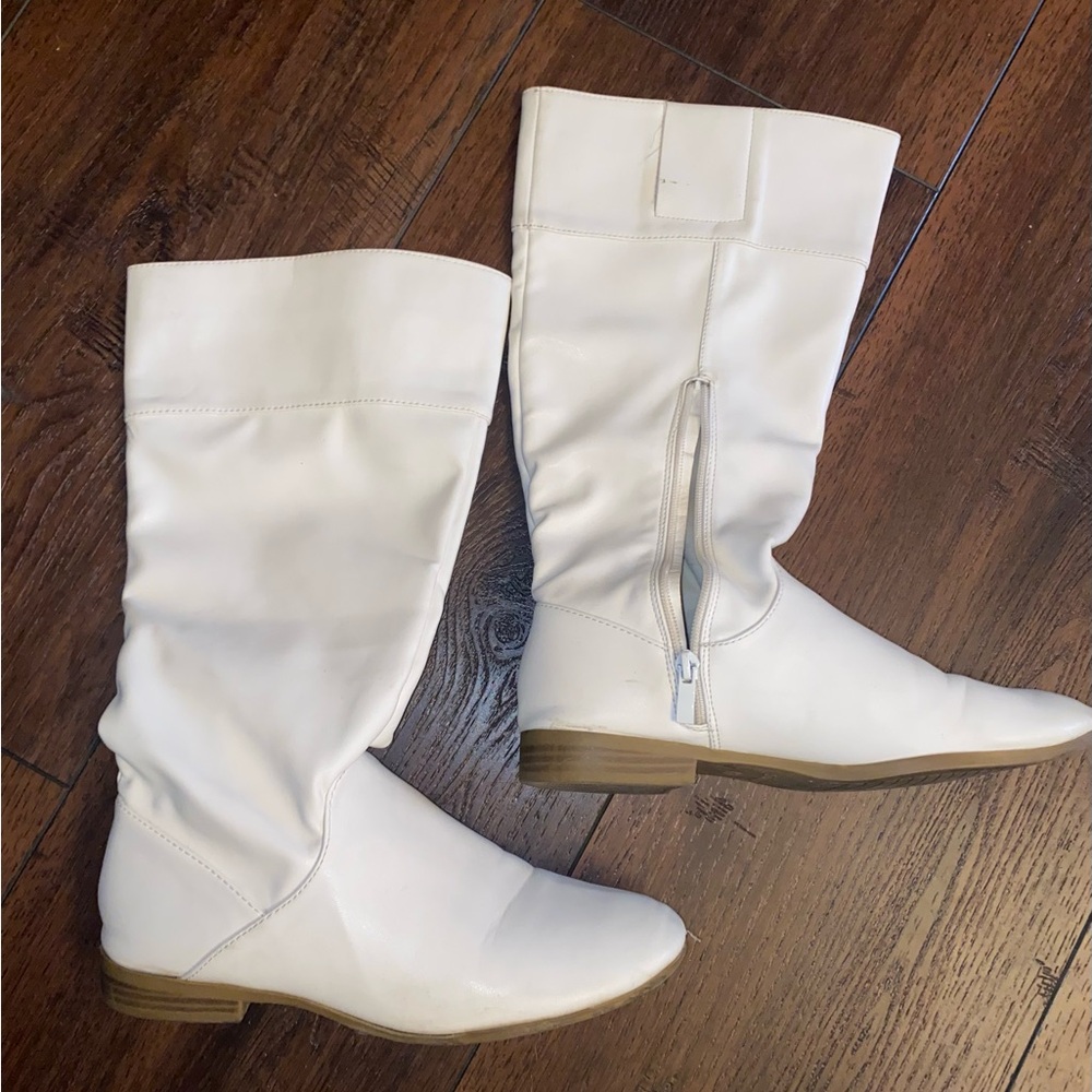Women's mid-calf White Boots